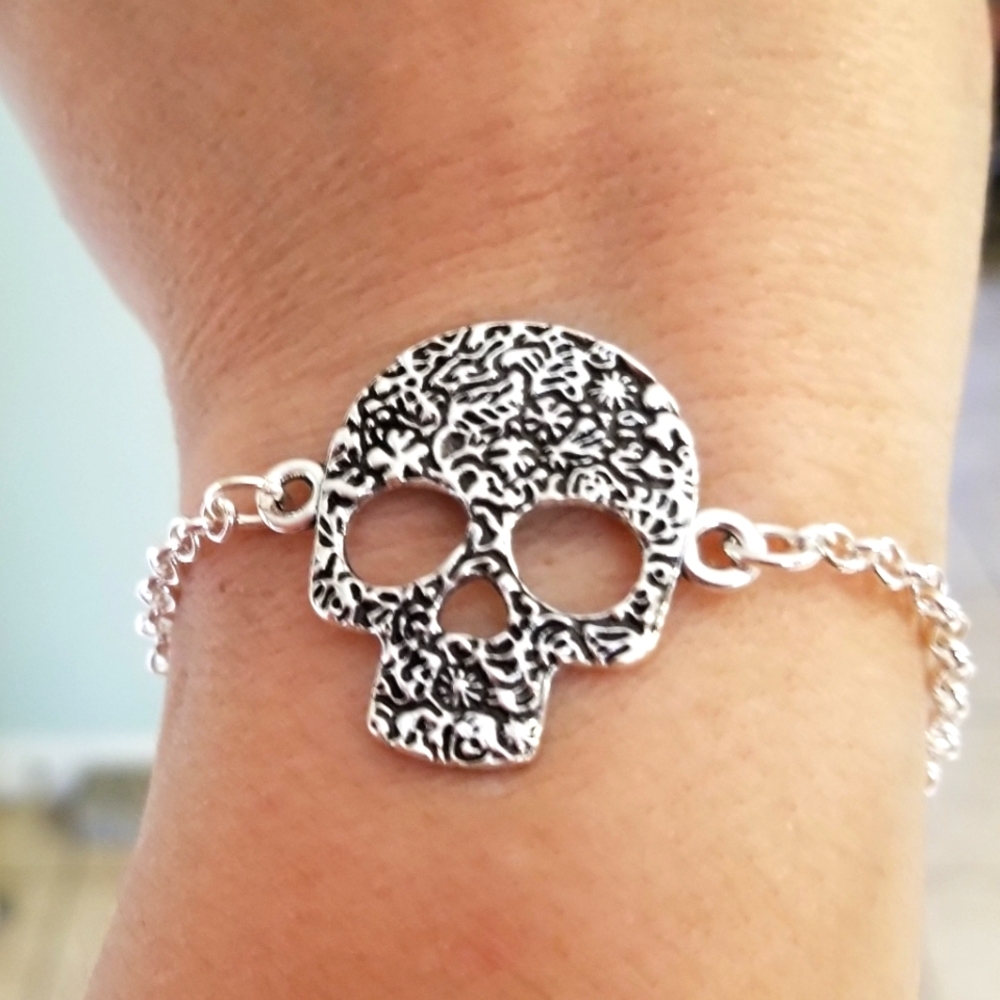 Silver Skull Bracelet Skull Jewelry Unisex Bracelet Handmade Chain Bracelet Gift